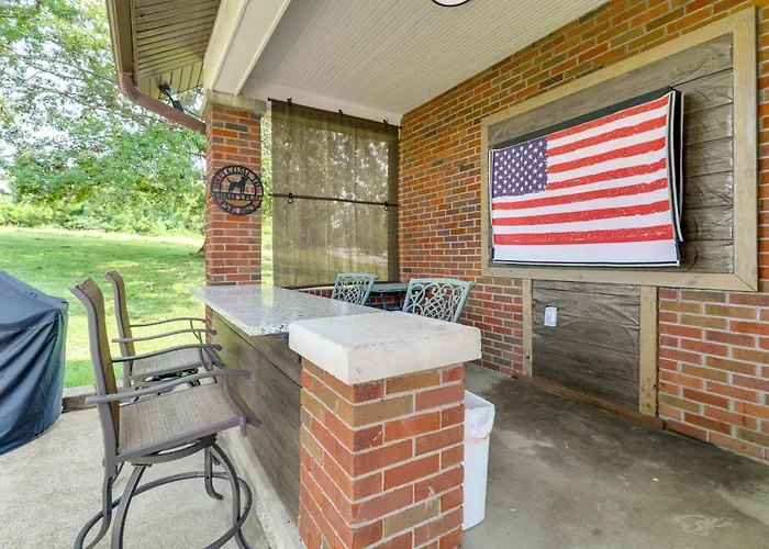 Holiday home Remodeled Home: 14 Mi To St Louis Columbia