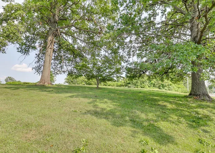 Remodeled Home: 14 Mi To St Louis Columbia