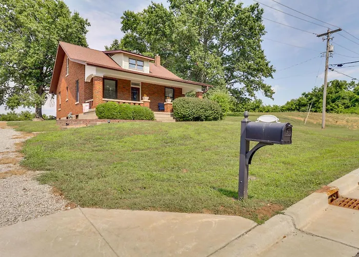 Remodeled Home: 14 Mi To St Louis * Columbia