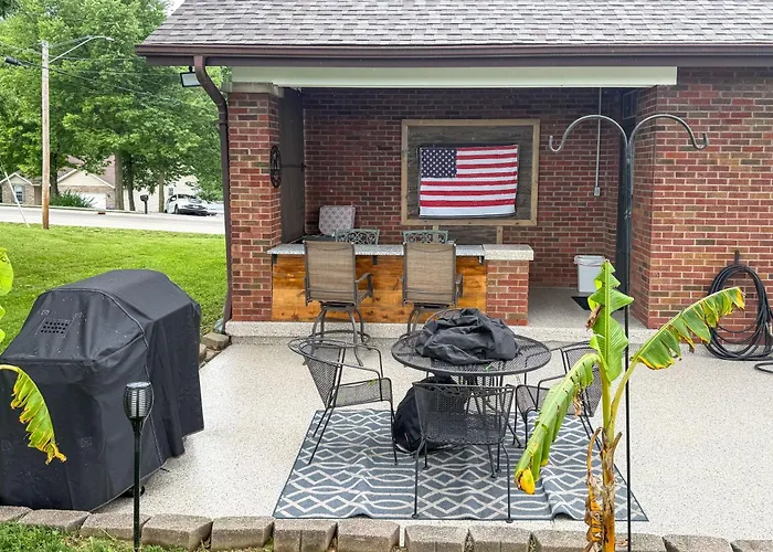 Remodeled Home: 14 Mi To St Louis Holiday home Columbia